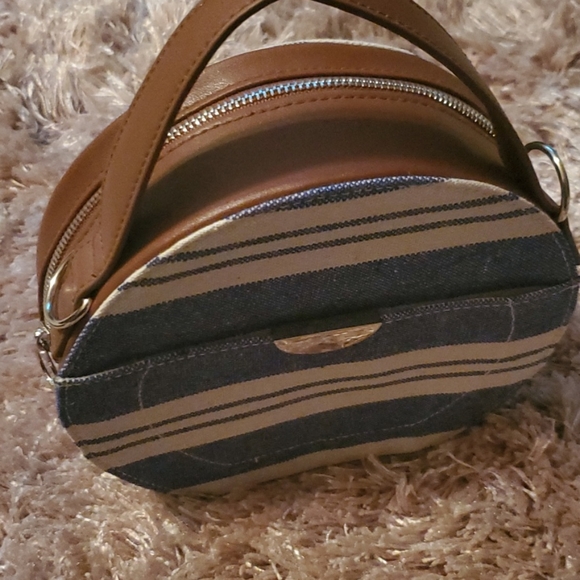 Purse - Picture 2 of 4